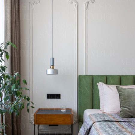 alesia-snyder-residential-neoclassical-bedroom-nightstand